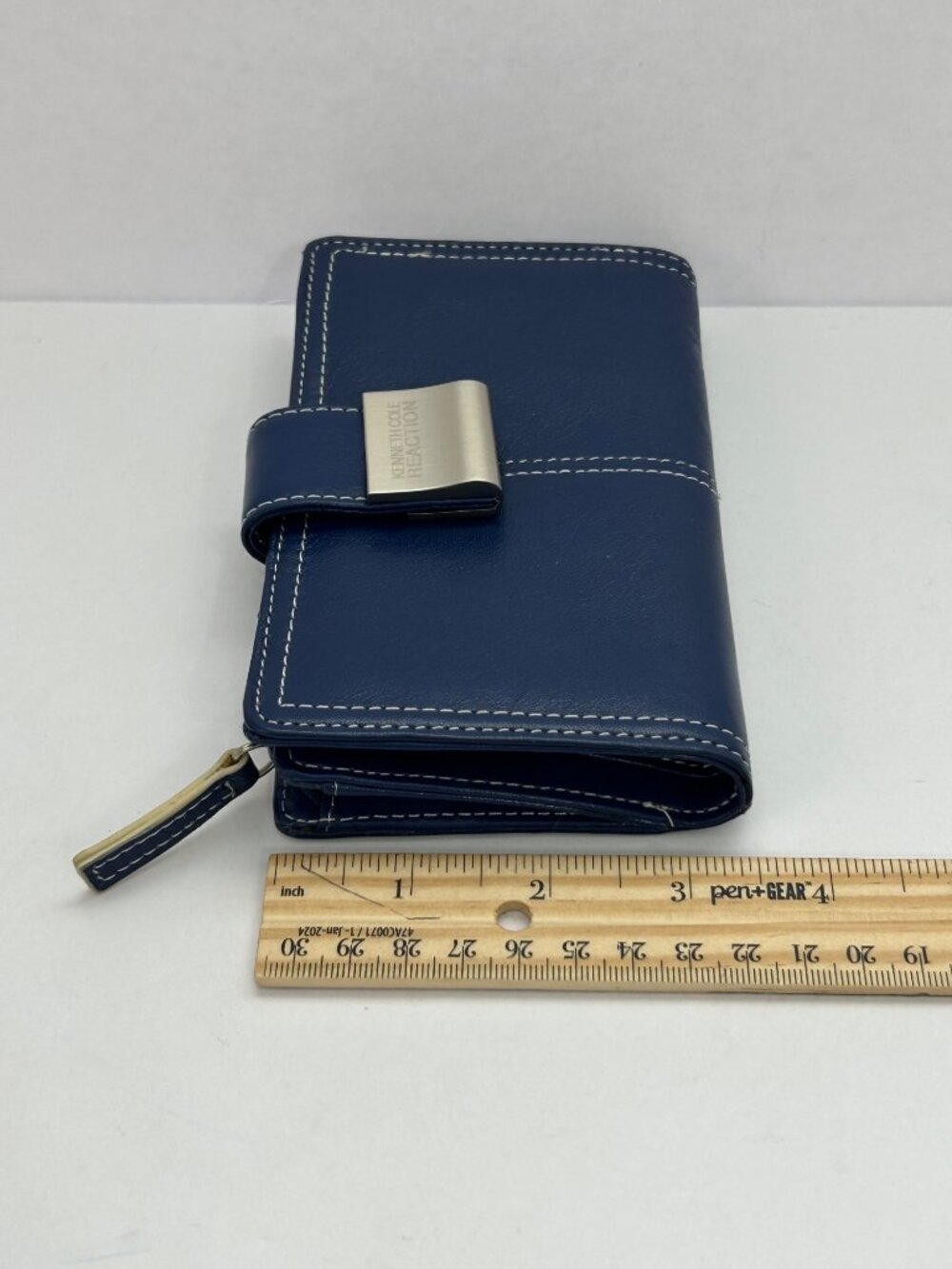 Kenneth Cole Reaction Blue Leather Wallet Metal Clasp Card Slots ID Window - Picture 4 of 8